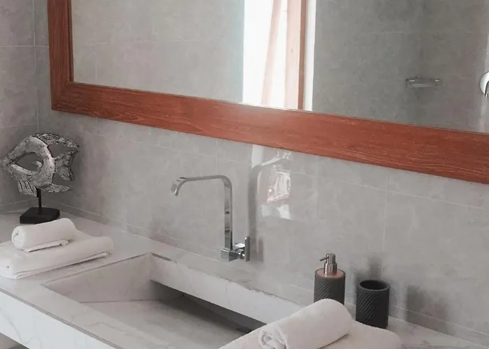 Spacious 4bdr With Pool, Rooftop & Bbq - Guests Favorite